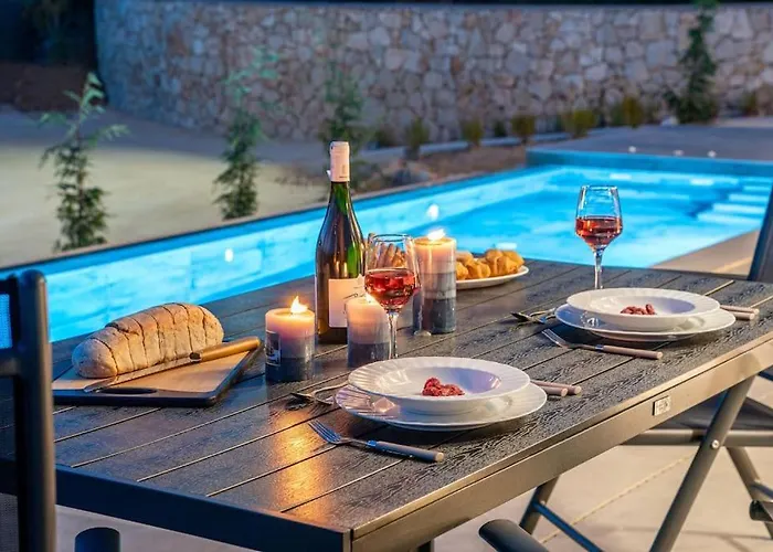 Garden Villa *